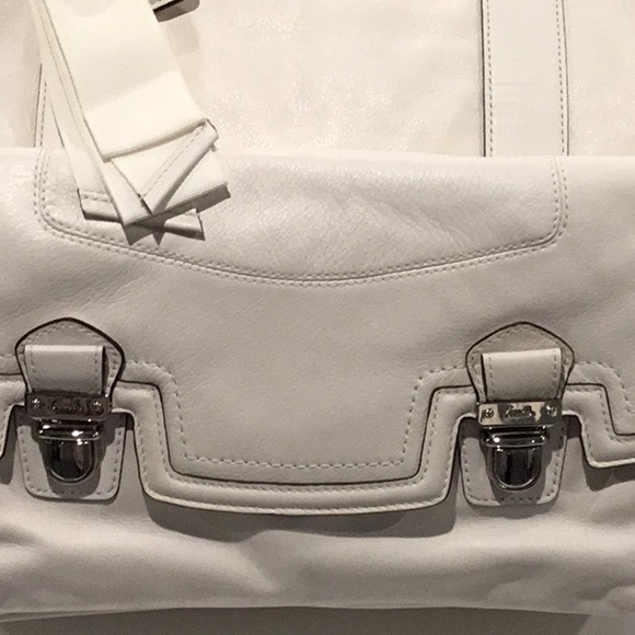 🌻NWOT Coach Large Leather Poppy Tote with large front pocket. - Picture 10 of 16